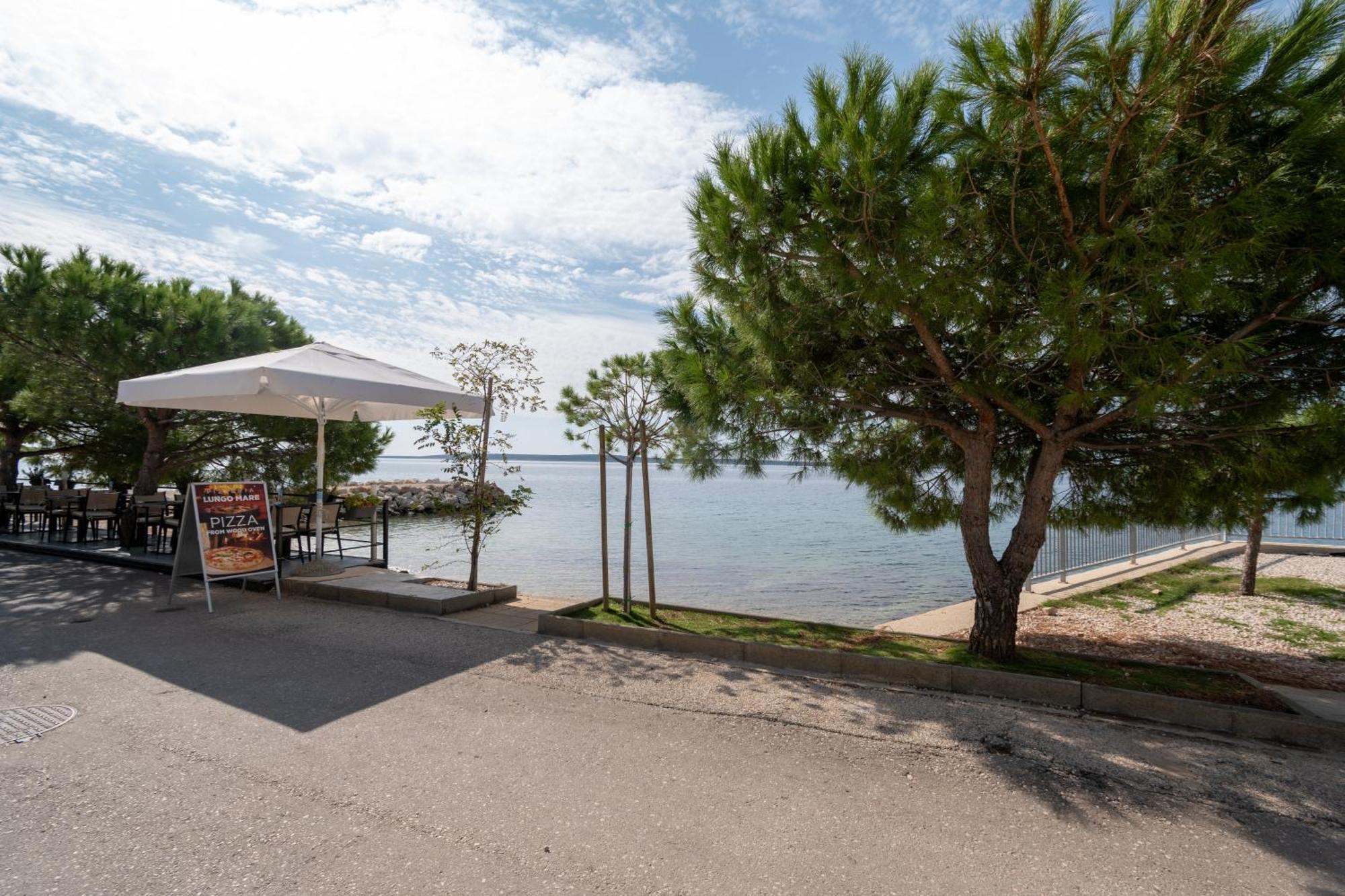 Apartments By The Sea Mandre, Pag - 4092 Kolan Dış mekan fotoğraf